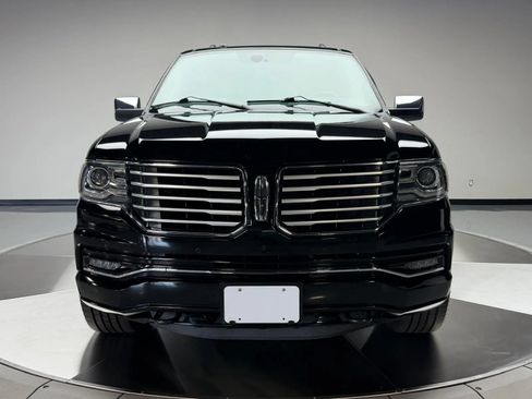 Used 2017 Lincoln Navigator Select AWD/4WD image 3