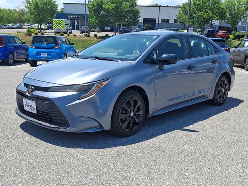 Used 2024 Toyota Corolla LE FWD image 3
