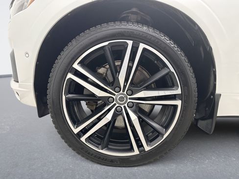 Used 2019 Volvo XC60 T8 R-Design w/ Advanced Package AWD/4WD image 27