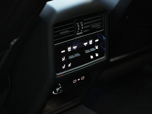 New 2026 Porsche Cayenne S image 28