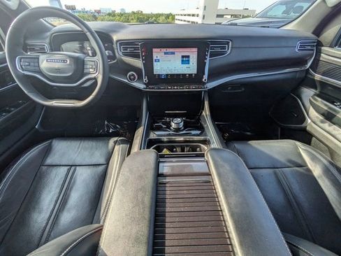 Used 2024 Jeep Wagoneer L Base w/ Premium Group I image 12