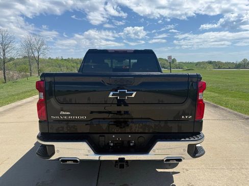 Used 2024 Chevrolet Silverado 1500 LTZ AWD/4WD image 4