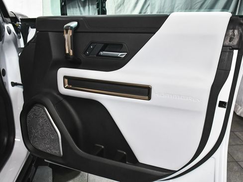 Used 2025 GMC Hummer EV 3X AWD/4WD image 15