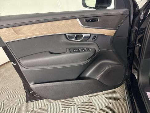 Used 2025 Volvo XC90 B6 Plus AWD/4WD image 26