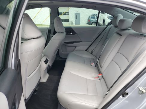 Certified 2017 Honda Accord EX-L image 11