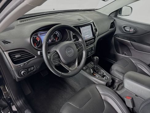 Used 2019 Jeep Cherokee Limited AWD/4WD image 7