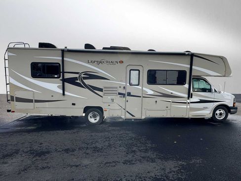 Used 2014 Chevrolet Express 4500 w/ RV Package image 8