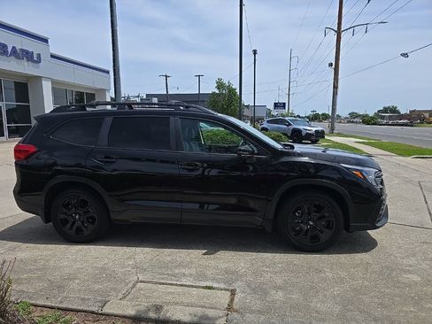 Used 2023 Subaru Ascent Onyx Edition Limited AWD/4WD image 3