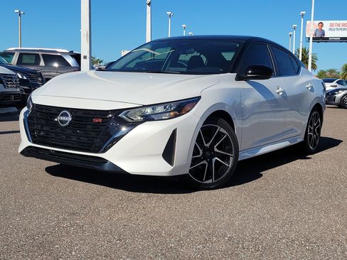 Certified 2025 Nissan Sentra SR image 1