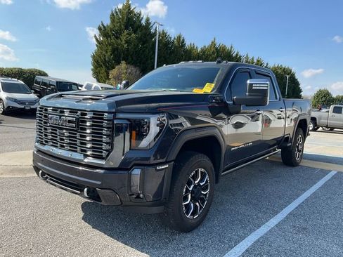 Used 2024 GMC Sierra 2500 Denali Ultimate image 3