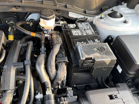 Used 2025 Hyundai Tucson SE FWD image 33
