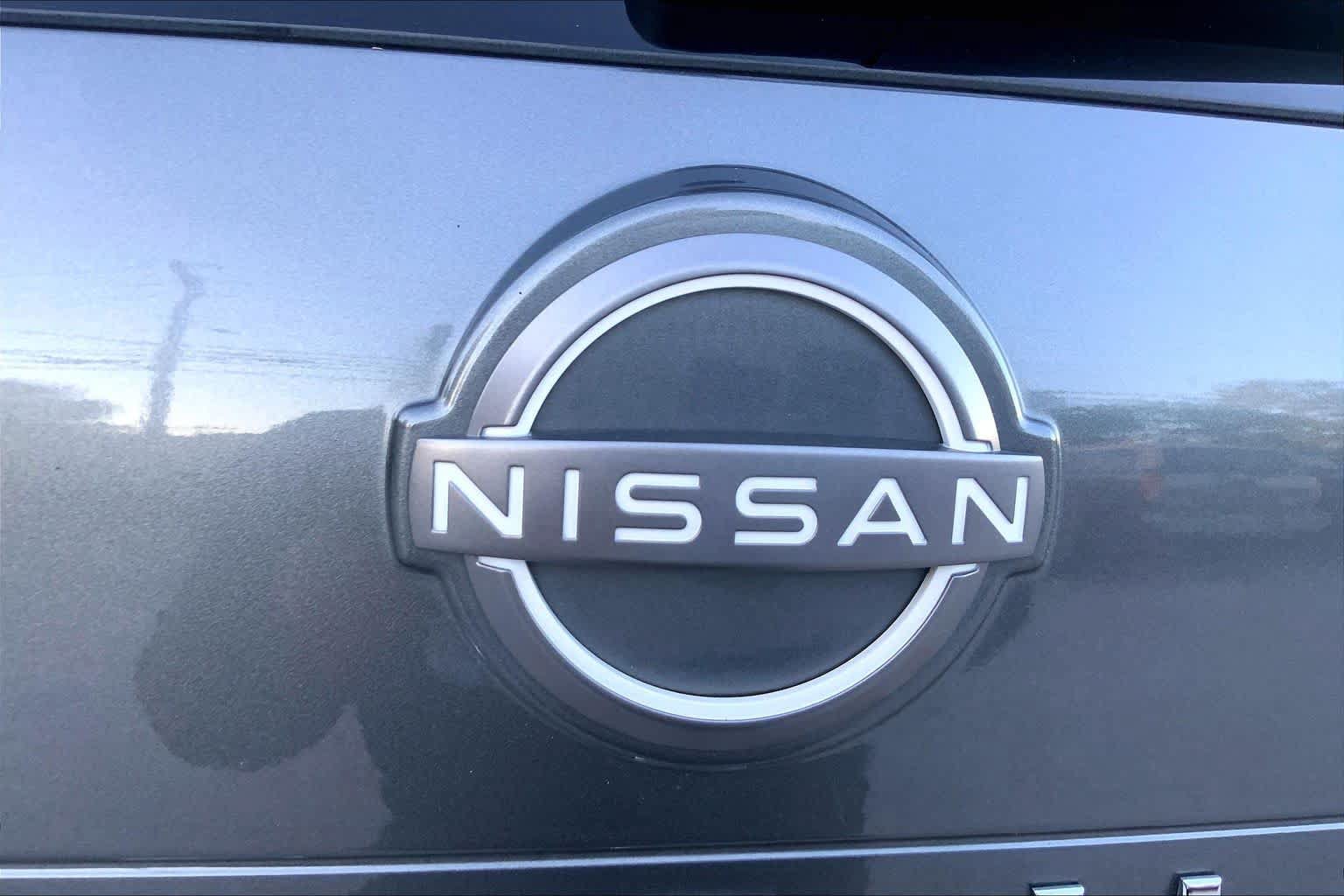 Used 2023 Nissan Rogue S FWD image 30