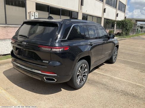 Used 2023 Jeep Grand Cherokee Overland AWD/4WD image 6