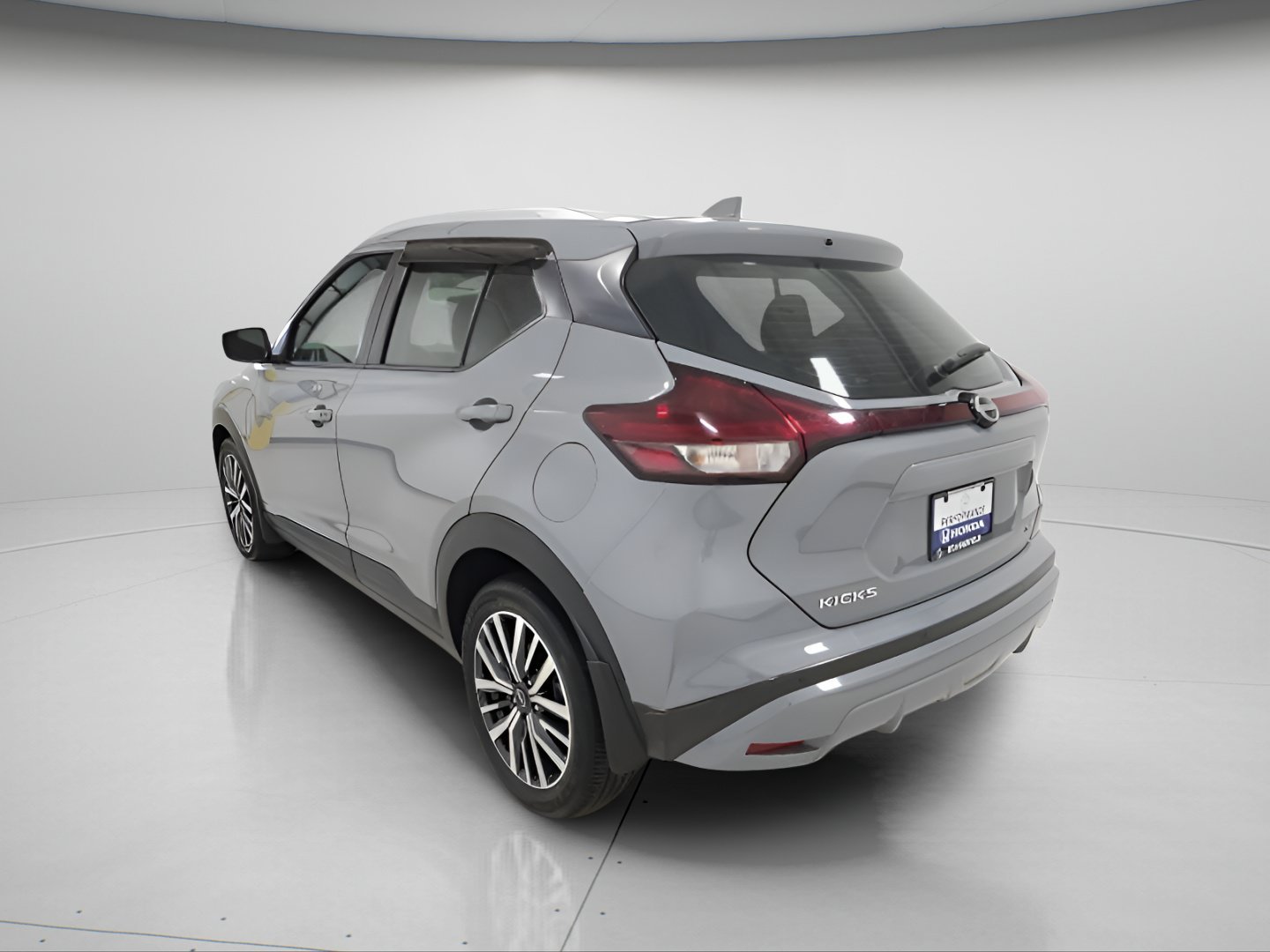 Used 2023 Nissan Kicks SV FWD image 5
