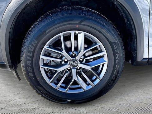 Used 2023 Nissan Rogue S image 9