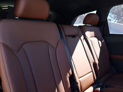 Used 2025 Audi Q7 3.0T Prestige w/ Prestige Package image 23