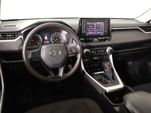 Used 2022 Toyota RAV4 LE image 2