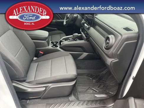 Used 2023 Chevrolet Colorado Trail Boss w/ Technology Package image 17