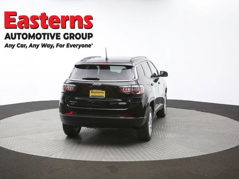 Used 2022 Jeep Compass Latitude w/ Sun and Sound Group image 36