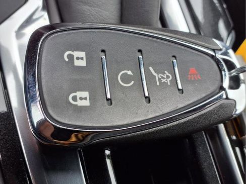 Used 2024 Chevrolet Equinox Premier image 11