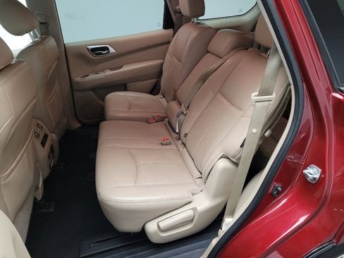 Used 2020 Nissan Pathfinder Platinum FWD image 18