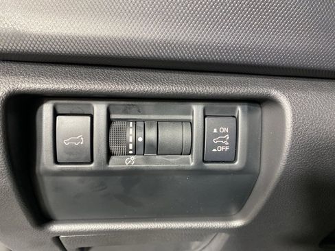 Certified 2025 Subaru Forester Premium image 25