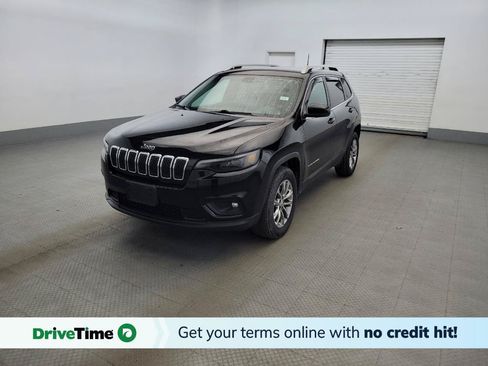 Used 2019 Jeep Cherokee Latitude Plus w/ Cold Weather Group AWD/4WD image 1