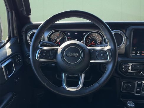 Used 2018 Jeep Wrangler Unlimited Sahara image 24