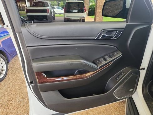 Used 2019 GMC Yukon SLT w/ Open Road Package AWD/4WD image 9