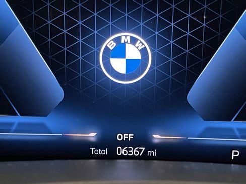 Used 2025 BMW X7 xDrive40i w/ Premium Package image 21