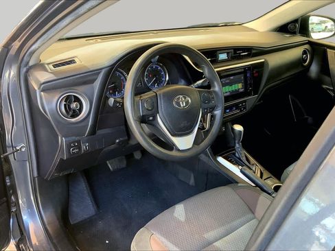 Used 2019 Toyota Corolla LE FWD image 18