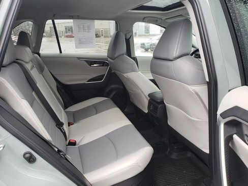 Used 2023 Toyota RAV4 XLE Premium image 19
