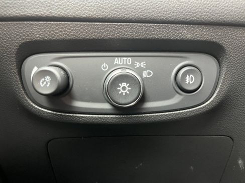 Used 2022 Buick Encore GX Select w/ Sport Touring Package image 22