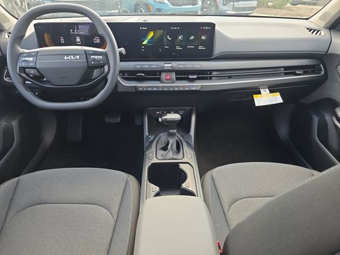New 2025 Kia K4 LXS image 14