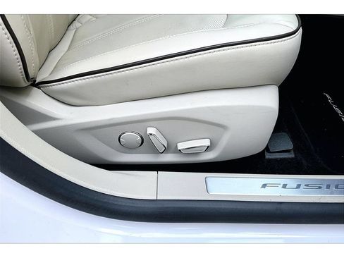 Used 2017 Ford Fusion Platinum FWD image 51