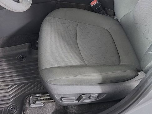 Used 2023 Toyota RAV4 XLE AWD/4WD image 15