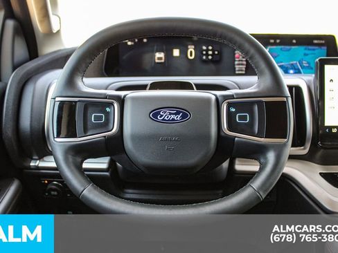 Used 2025 Ford Expedition Active AWD/4WD image 27