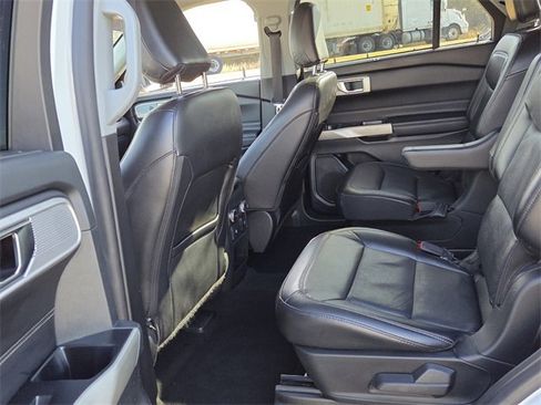 Used 2021 Ford Explorer Limited w/ Equipment Group 301A image 7