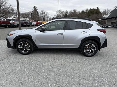 Used 2024 Subaru Crosstrek 2.0i Premium image 2