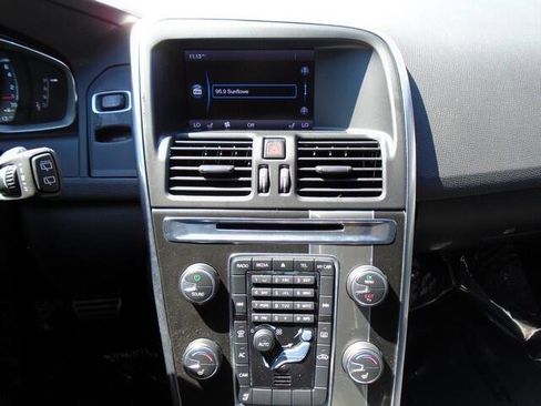 Used 2015 Volvo XC60 T6 R-Design Premier Plus image 32