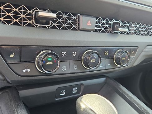 Used 2024 Honda Accord EX image 18