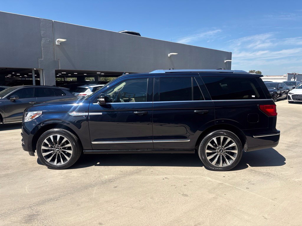 Used 2021 Lincoln Navigator Reserve w/ Luxury Package RWD image 14