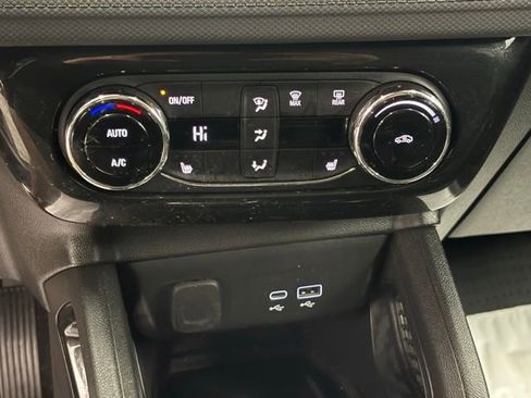 Used 2025 Chevrolet TrailBlazer LT w/ Convenience Package FWD image 29