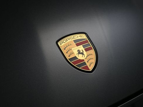 Certified 2025 Porsche Macan Electric RWD image 13