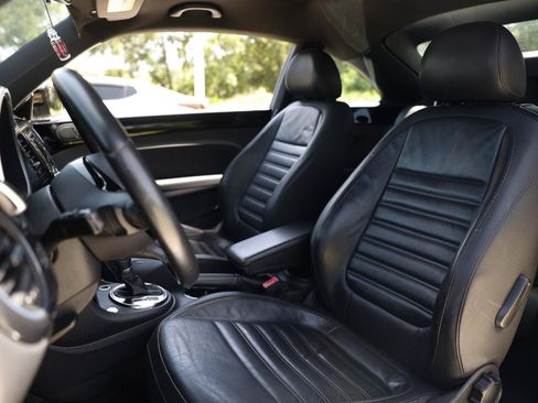 Used 2013 Volkswagen Beetle 2.0T FWD image 6