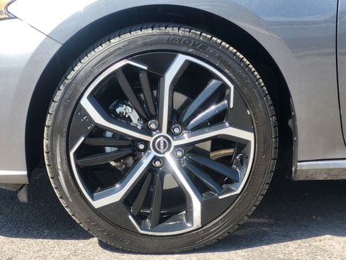 Certified 2024 Nissan Altima 2.5 SR image 7