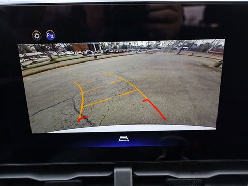 Used 2025 Chevrolet Equinox LT image 30