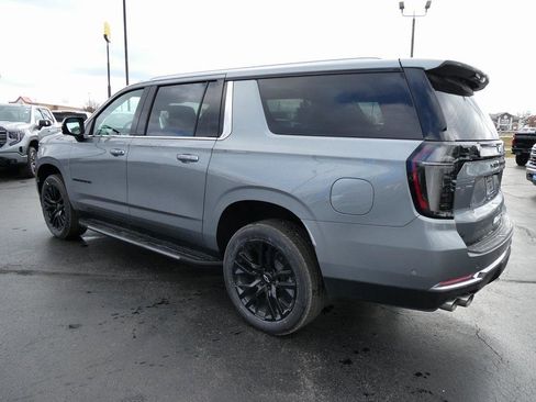 New 2026 Chevrolet Suburban Premier image 6