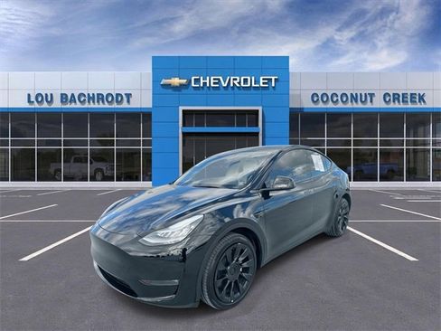 Used 2022 Tesla Model Y Long Range image 4