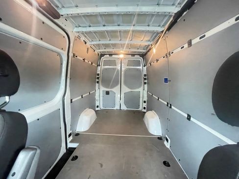 Used 2025 Mercedes-Benz Sprinter 2500 image 17